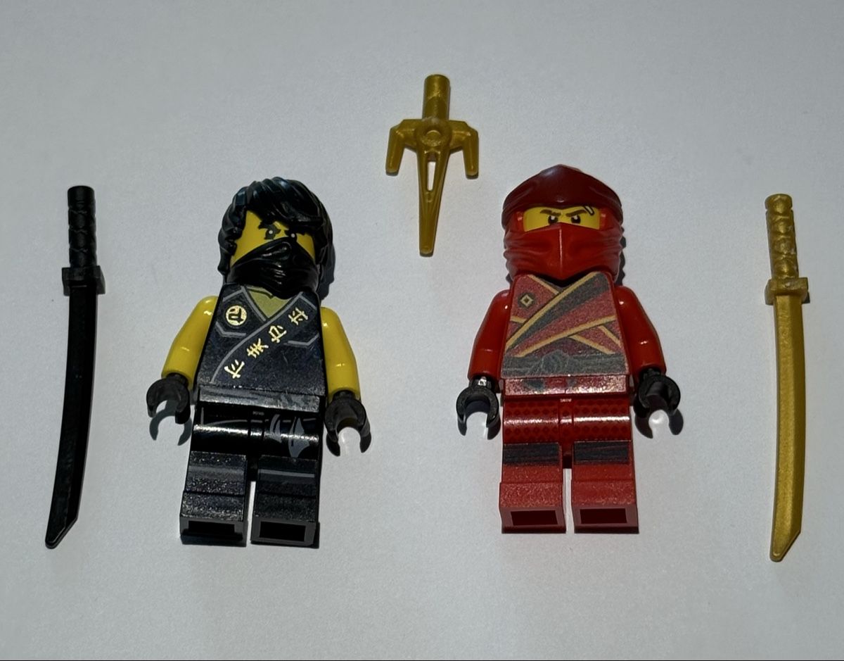 Lego Spielzeuge: 2 Stück LEGO Ninjago: Kai & Jay Minifiguren . – Gebraucht aus Rheinfelden von zim_2hqc 1