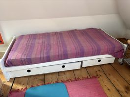 Einzelbett weiss mit zwei Schubladen guter Zustand