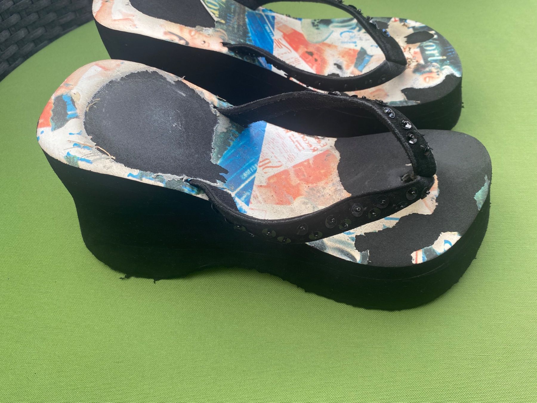 Scarpe da donna: SUMMERTIME - stylische Flip-Flops mit Décor, nero, 40 – Usato da Winkel venduto da ferrari2022