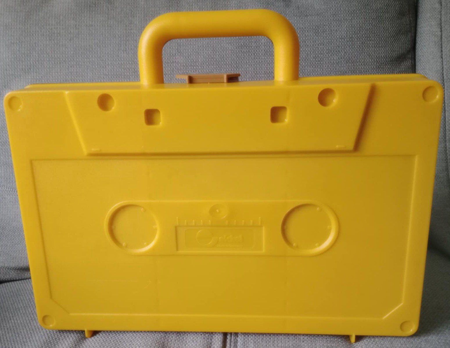 Musicassette: Boîte Rangement en forme CASSETTE AUDIO / vintage – Usato da Le Locle venduto da borgespatricia 1