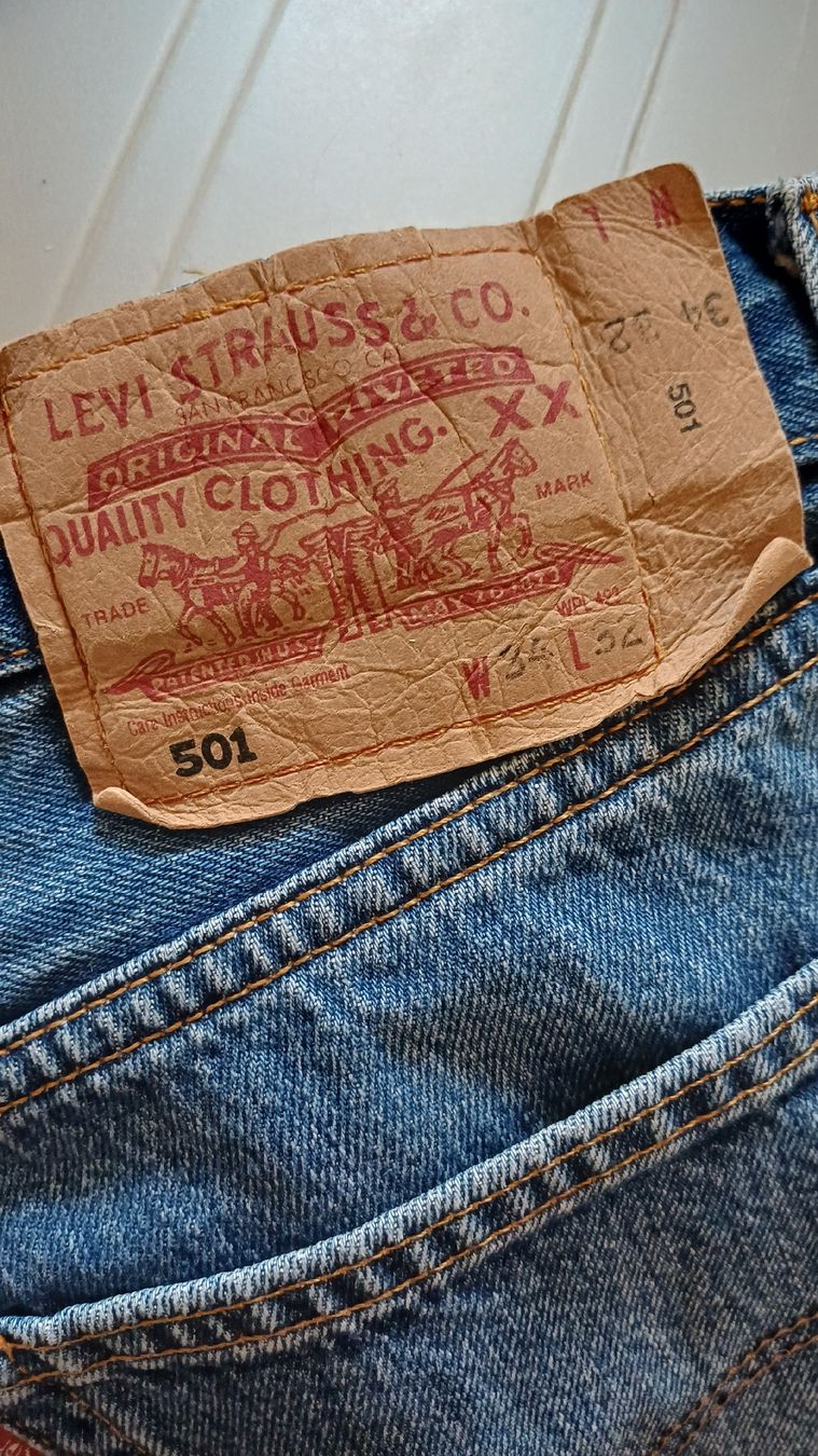 Levi's Jeans: levi's 501 – Gebraucht aus Vevey von Veveybien 4