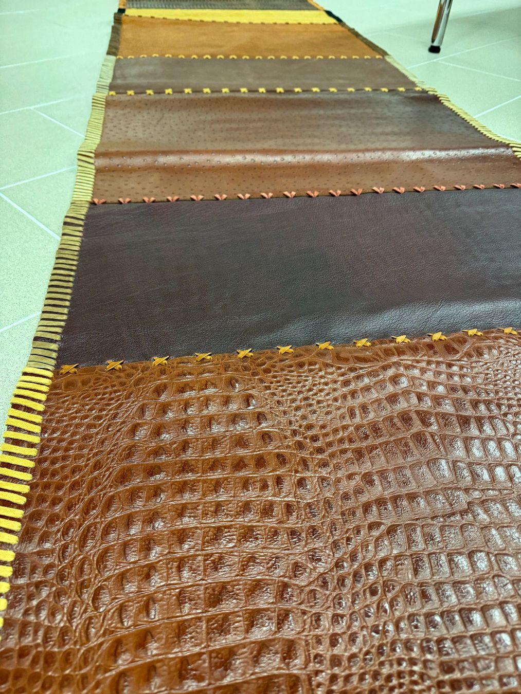 Tappetini fitness: Handcrafted Leather Carpet – Multi-Texture, New Condition – Usato da Gsteig b. Gstaad venduto da Auctionly 6