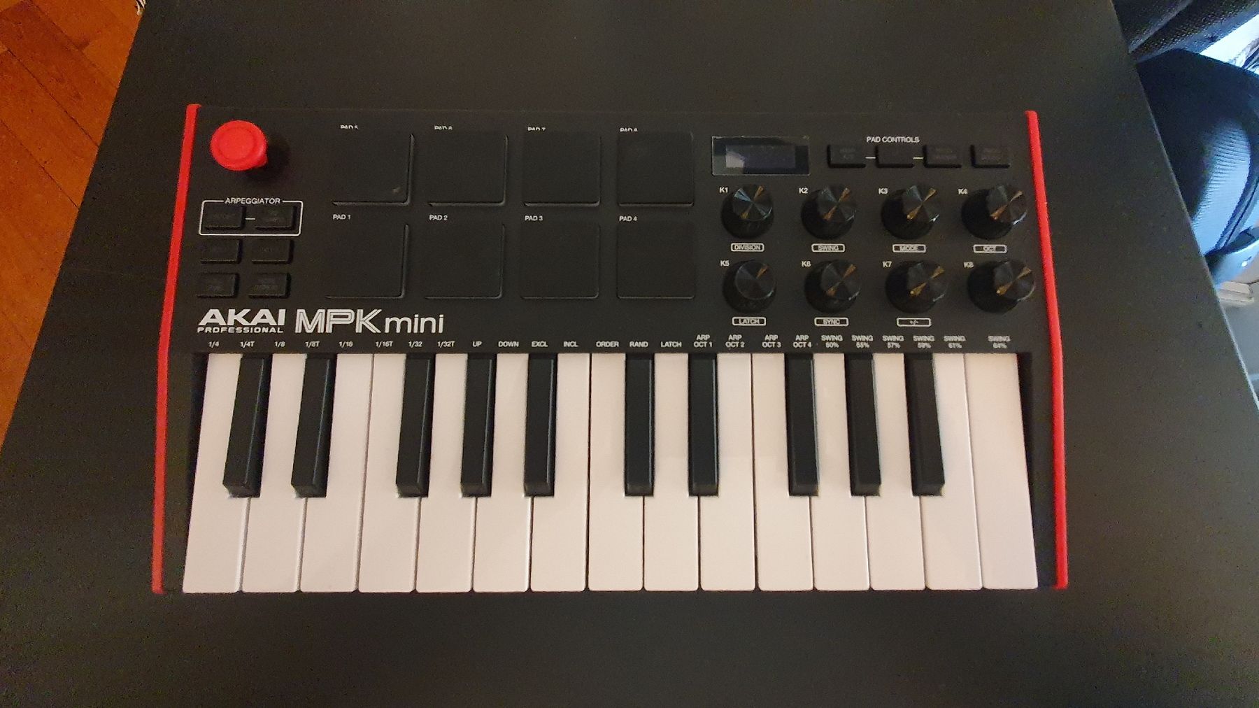 Akai Musikinstrumente: Akai MPK mini + decksaver – Gebraucht aus Lausanne von MusicalSuperLair 2