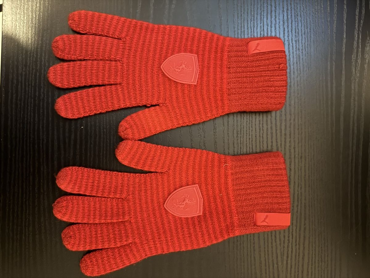 Puma Copricapi, berretti & cappellini: Puma Winterkappe und Puma Ferrari Handschuhe – Nuovo (secondo la descrizione) da Thörishaus venduto da DDthekings 2