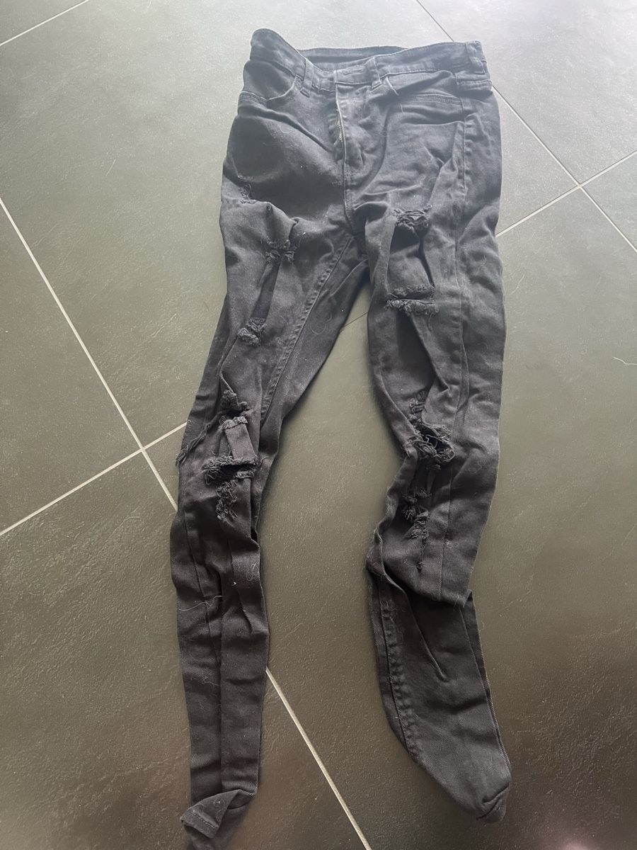 H&M Jeans: Schwarze Jeans von H&M Divided, Grösse 36 – Usato da Bilten venduto da and_6hjn