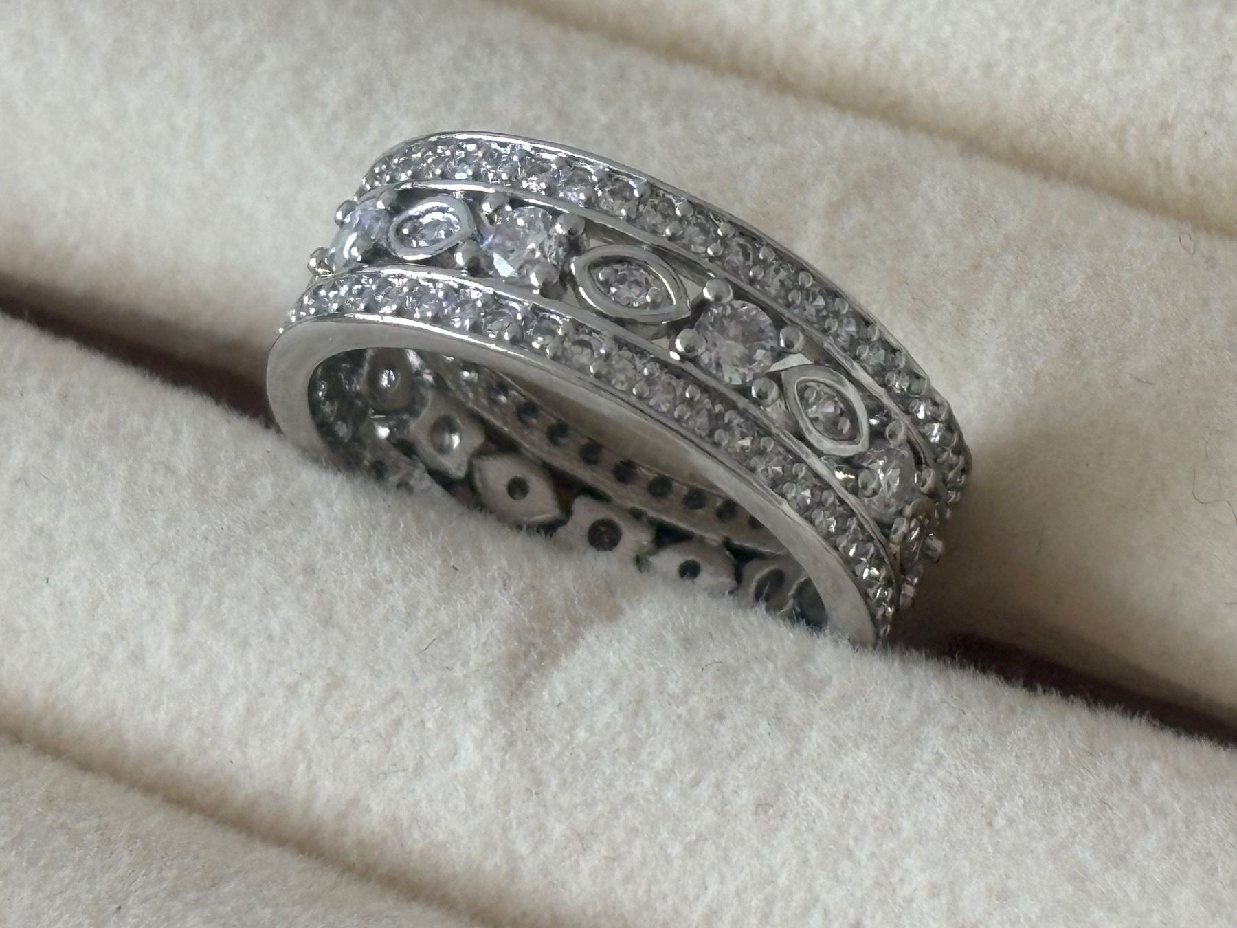 Anelli: Luxus Elegante Gr.17/7 Ring Memoire Farbe :  Silber – Nuovo (secondo la descrizione) da Biel-Bienne venduto da Roserosse13 2