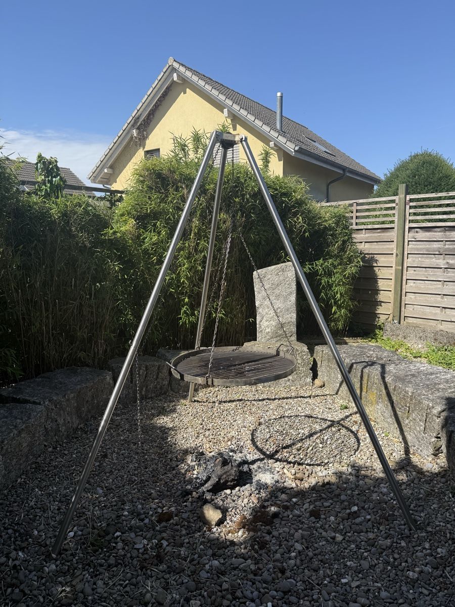 Griglie: DREIBEIN GRILL EDELSTAHL – Usato da Kölliken venduto da deleina