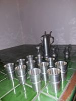 Antikes Zinn-Set, Krug, Becher, seltenes Design 