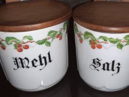 ALTE  PORZELLAN GEFÄSSE SALZ UND MEHL