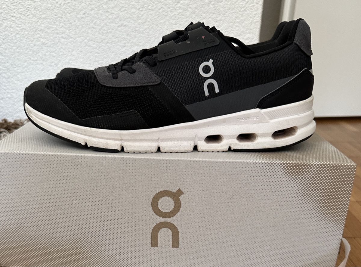 On Scarpe da uomo: ON Running Cloud-Tec Gr. 41, wenig getragen – Usato da Maienfeld venduto da tobeyl2020 2