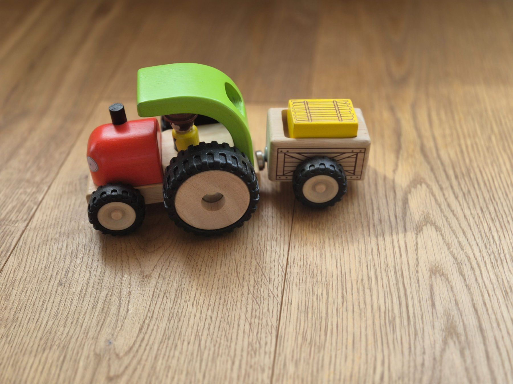 Giocattoli: Holztraktor mit Anhänger und Strohballen – Usato da Windisch venduto da Jewi1 3