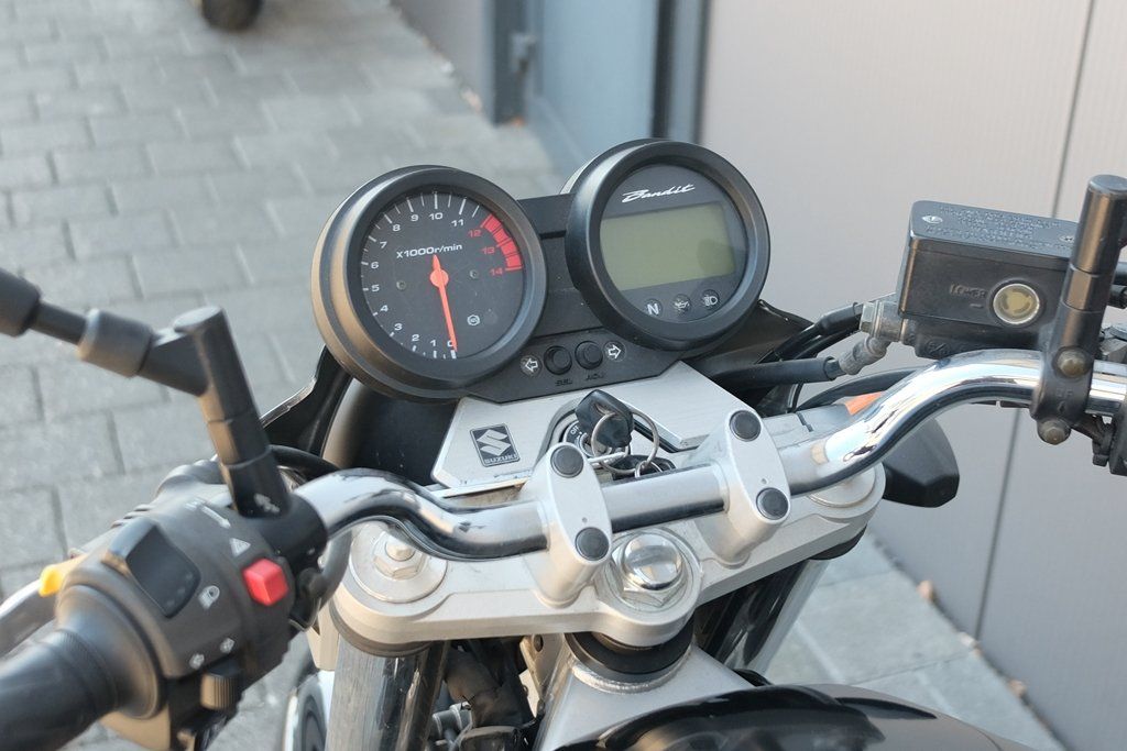 Suzuki Strasse: Suzuki GSF650A Bandit – Gebraucht aus Sargans von pirelli146 4