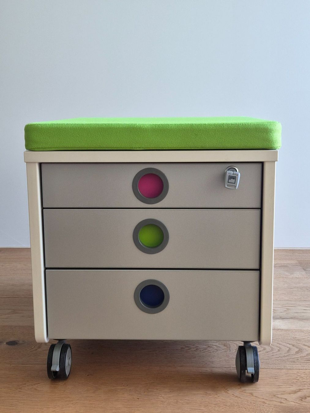 Moll Banconi: Moll Jugend- Rollcontainer mit Sitzkissen – Usato da Spiegel b. Bern venduto da brand06 1