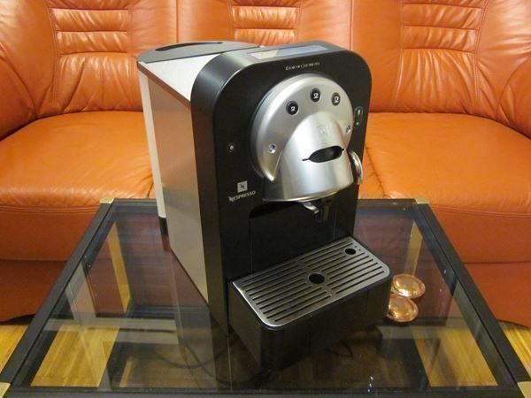 Nespresso Macchine per caffè & Macchine per espresso: Nespresso GEMINI CS 100 PRO – Usato da Hochdorf venduto da Toni_M 2