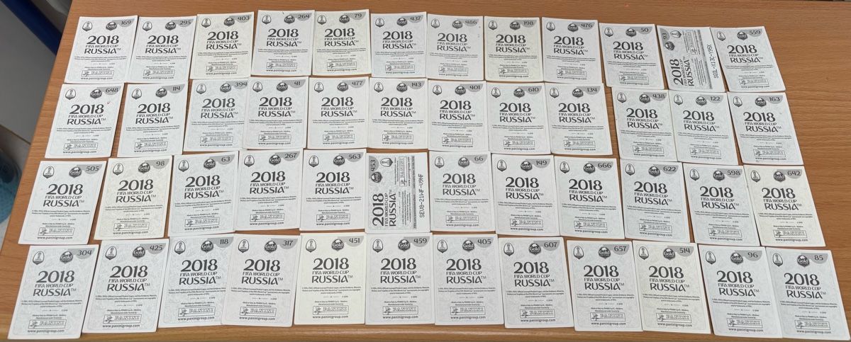 Panini Cartes à collectionner: 48 Panini Bilder WM 2018 ohne Doppelte – D'occasion à Münchenbuchsee par FCBolle 1