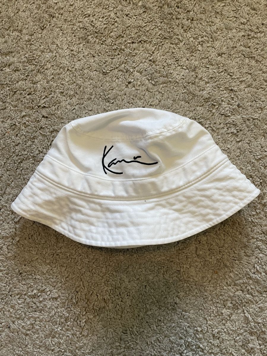 Hüte, Mützen & Caps: Karl Kani Bucket hat – Gebraucht aus Greppen von httpx.1