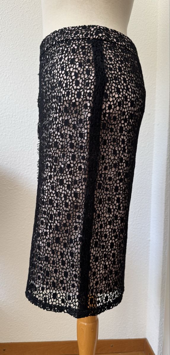 Marc Cain Gonne: Jupe Marccain noire dentelle taille 1  – Nuovo (secondo la descrizione) da Morges venduto da sandy069 1