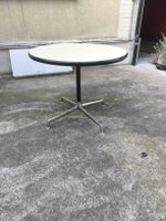 Eames Tisch Hermann Miller