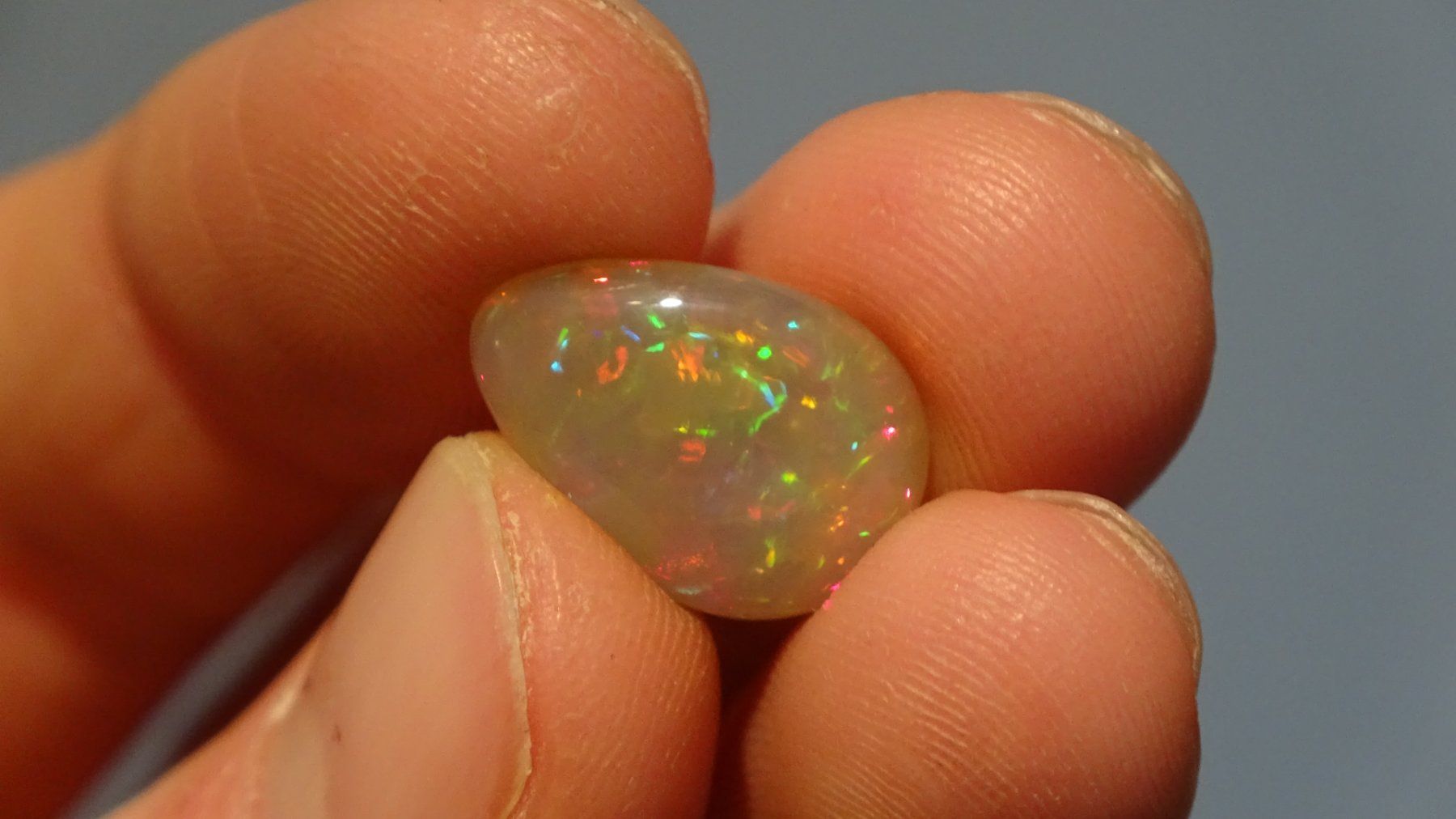 Edelsteine: 4.0 ct Opal Welo – Neu (gemäss Beschreibung) aus Bévilard von Yougems 3
