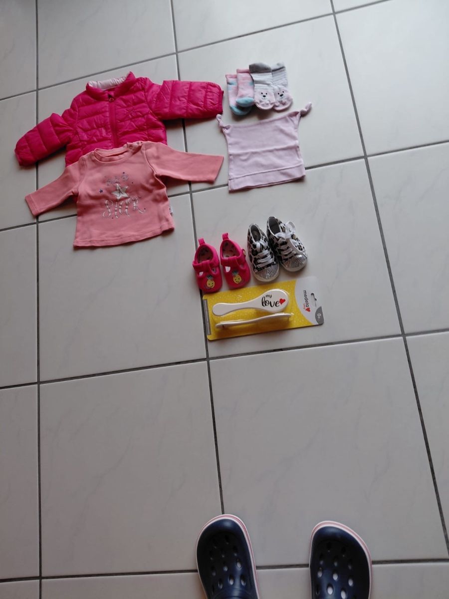 Kleiderpakete & -sets: Baby Kleiderpaket - Gr. 9 Monate – Gebraucht aus Grenchen von lia51 3