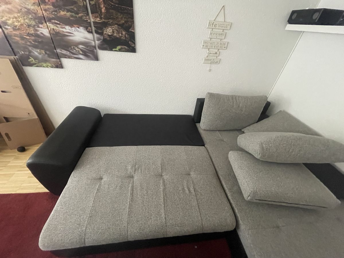 Divani: Schwarz/grau Ecksofa in gutem Zustand – Usato da Köniz venduto da rol_95zm 3
