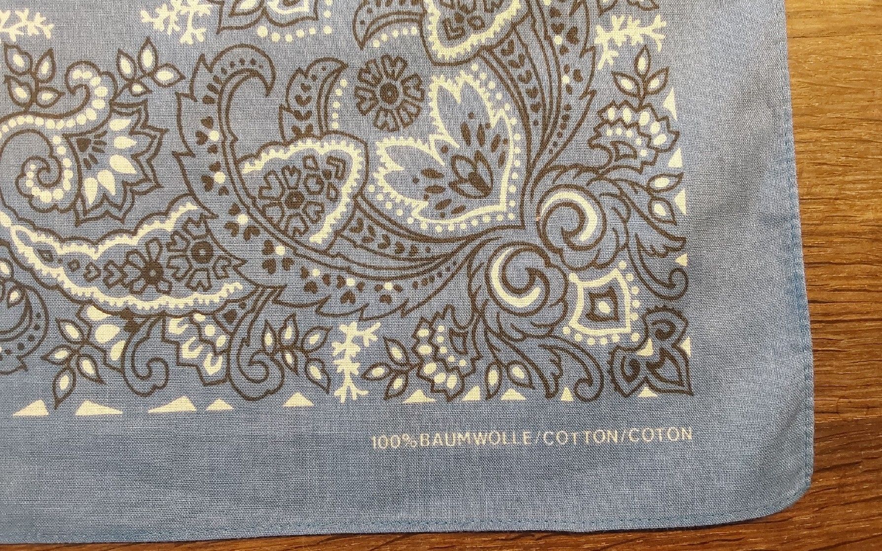 Foulards & écharpes: Baumwolltuch quadratisch hellblau – D'occasion à Köniz par scopello12 2