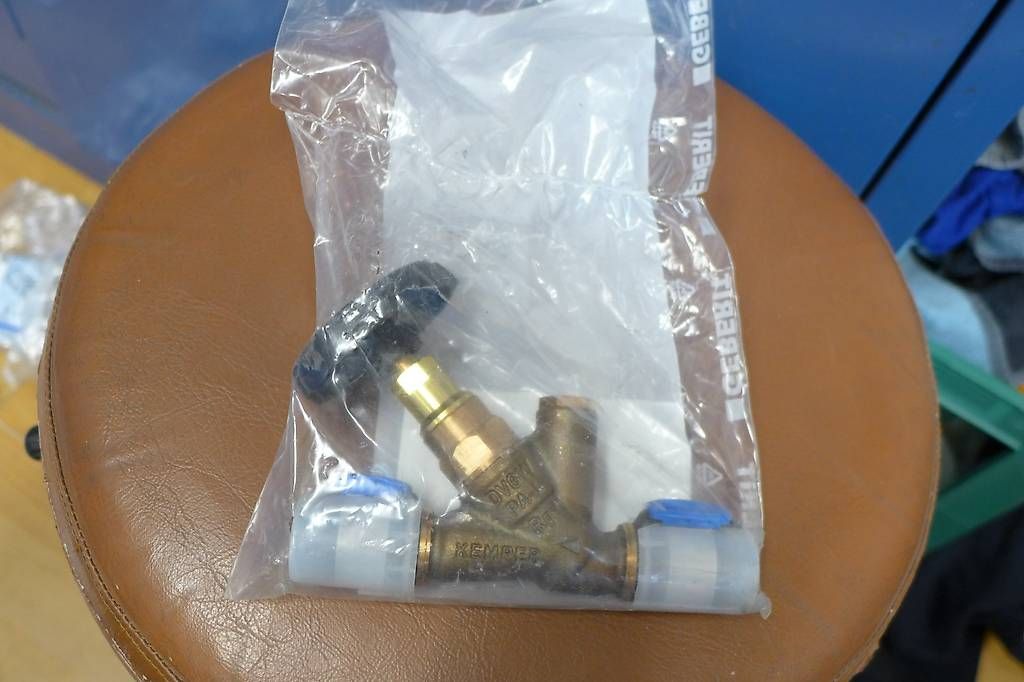 Sonstige Gartengeräte: Geberit Ventile +GF+Danfoss – Gebraucht aus Frenkendorf von 3dt_wp8v 4