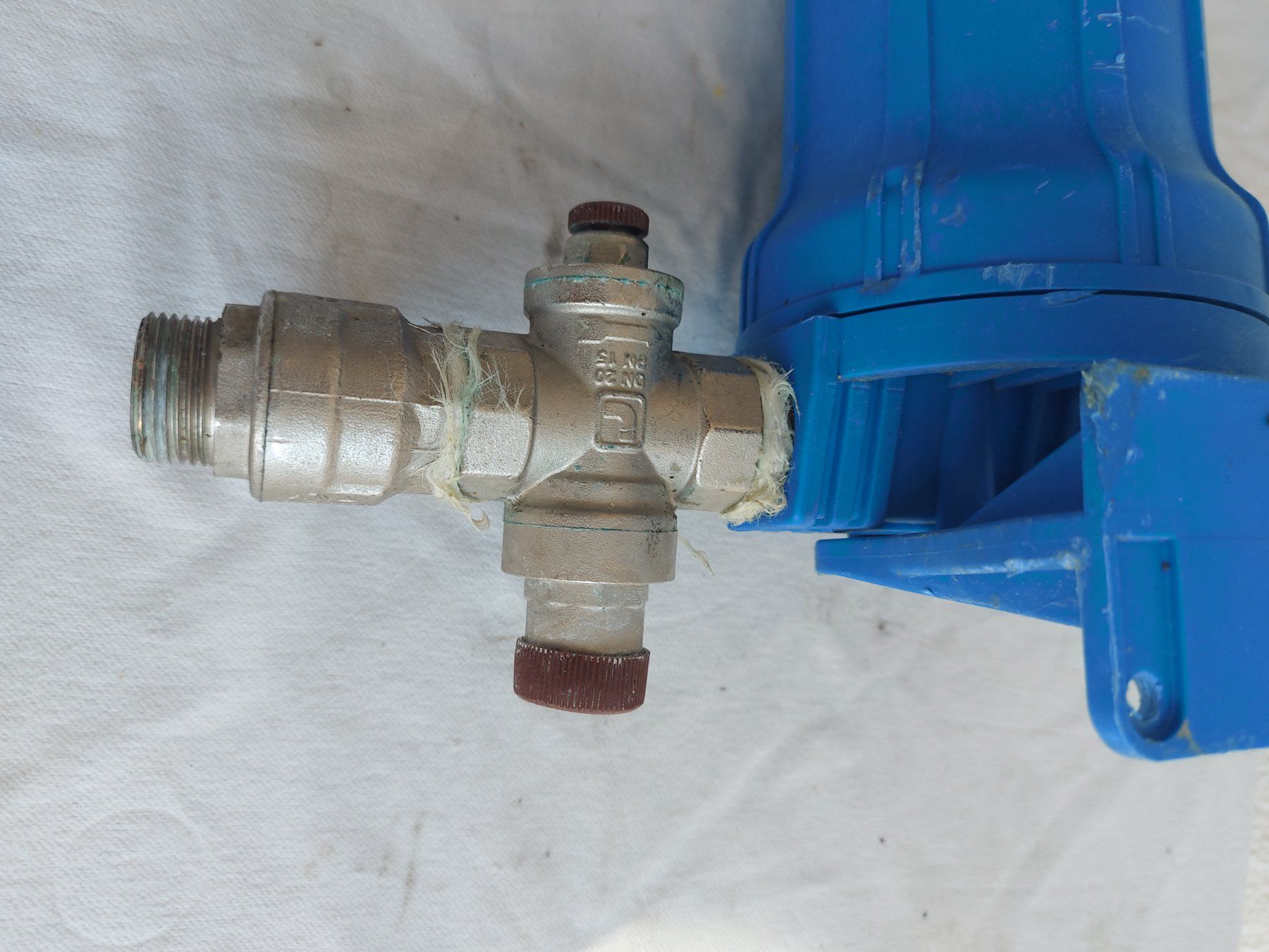 Sanitari: Wasserfilter blau mit Absperrhahn......... – Usato da Rheinau venduto da profitronic.shop 4