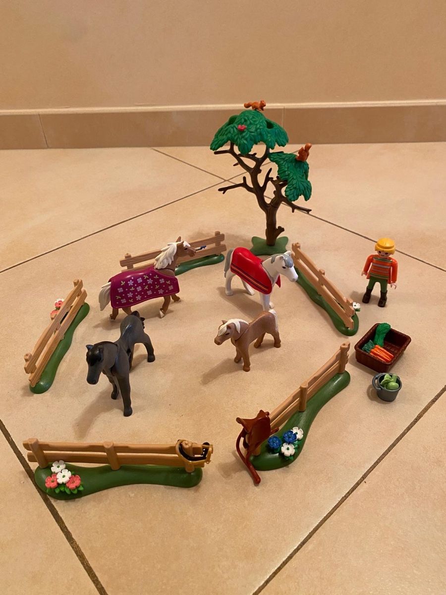 Playmobil Giocattoli: Enclos chevaux Playmobil – Nuovo (secondo la descrizione) da Arzier-Le Muids venduto da ma_gd4