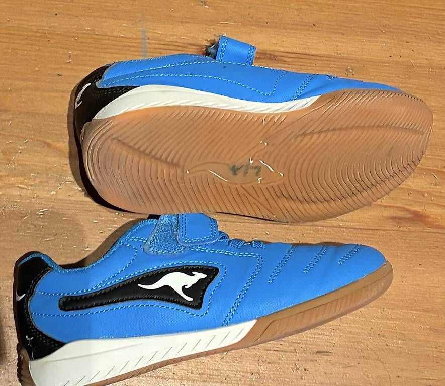 Chaussures garçon: Hallenturnschuhe grösse 29 – Neuf avec emballage d'origine à Hinterkappelen par cla_b8vk 1