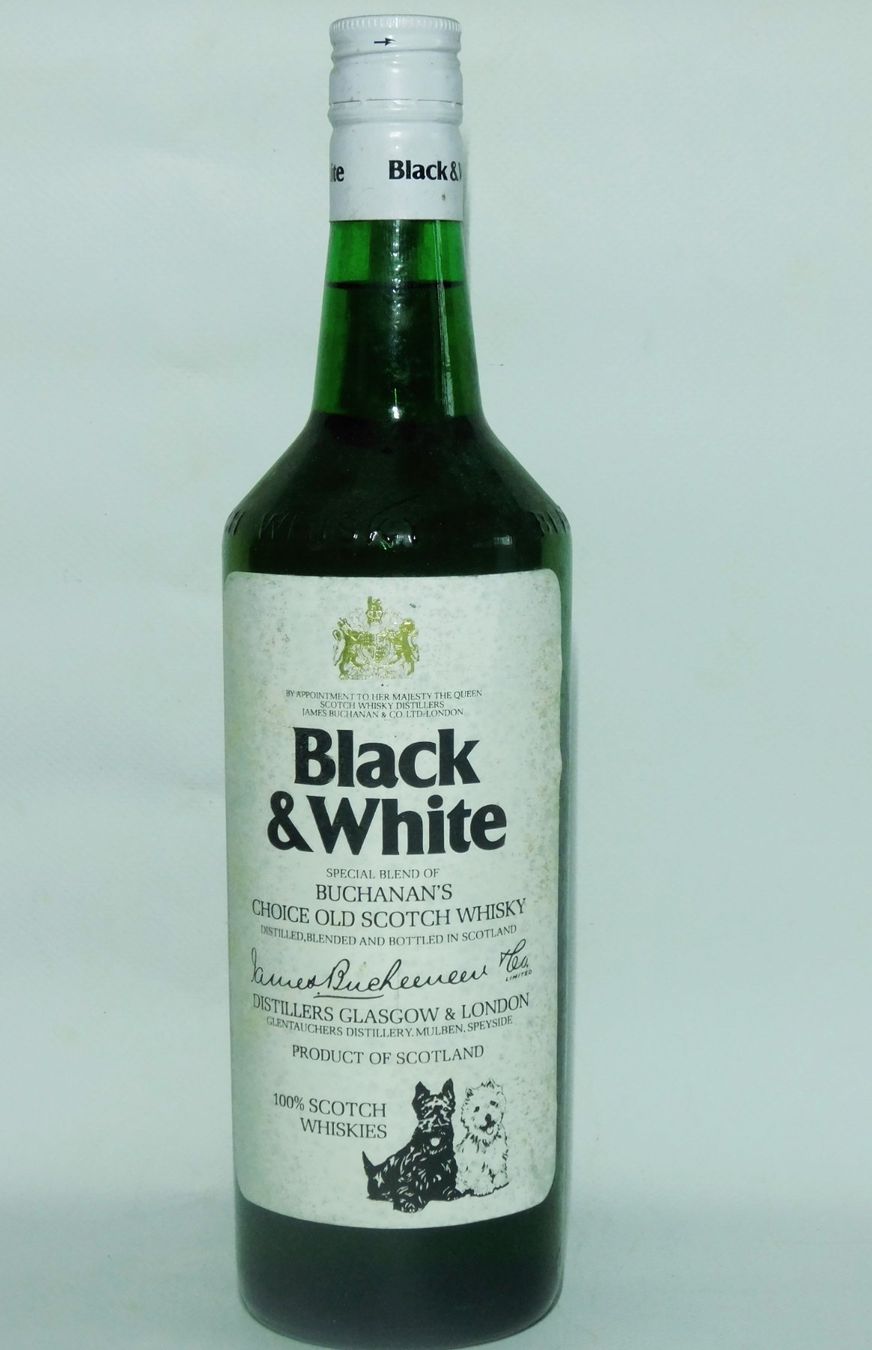 Bevande alcoliche: Black and White Scotch Whisky 1971s – Nuovo (secondo la descrizione) da Emmenbrücke venduto da Ulisse-22