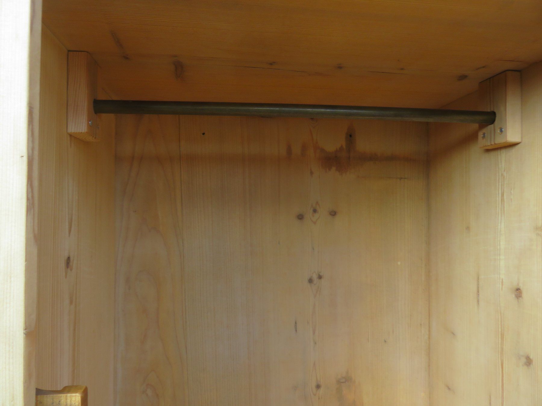 Armadi: antiker Biedermeier-Tannenschrank – Usato da Ruswil venduto da Mfladibus 4