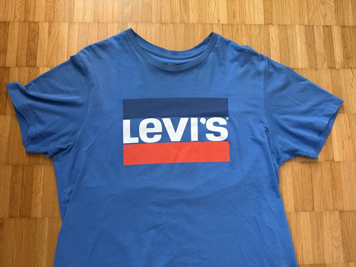 Levi's T-shirt: Levi's T-Shirt, Blau, Grösse L – Usato da Jona venduto da Good_luck_ 1