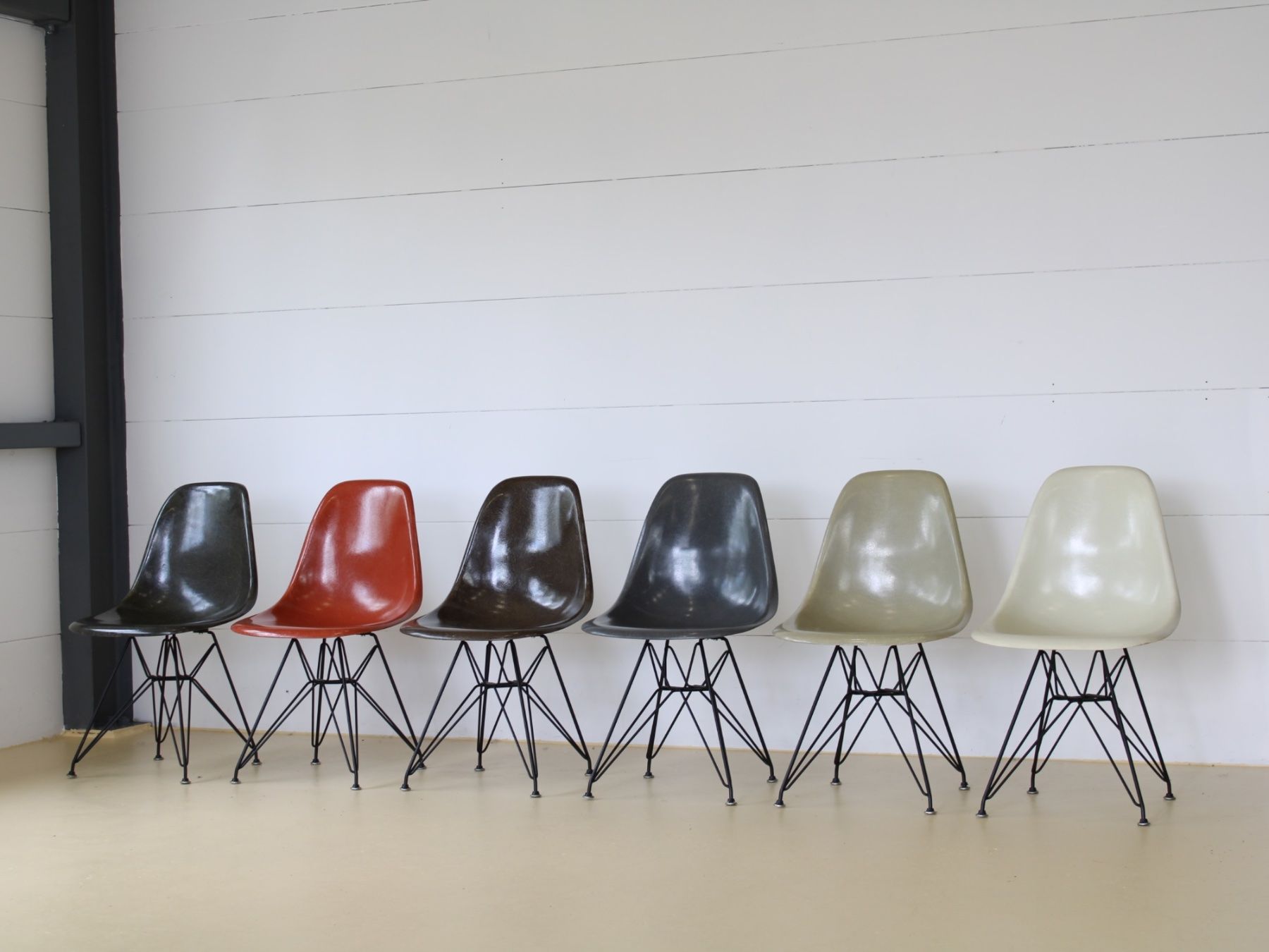 Herman Miller Sedie: Eames Fiberglas Stühle, Hermann Miller – Usato da Meinisberg venduto da atelier_TILIJA 8