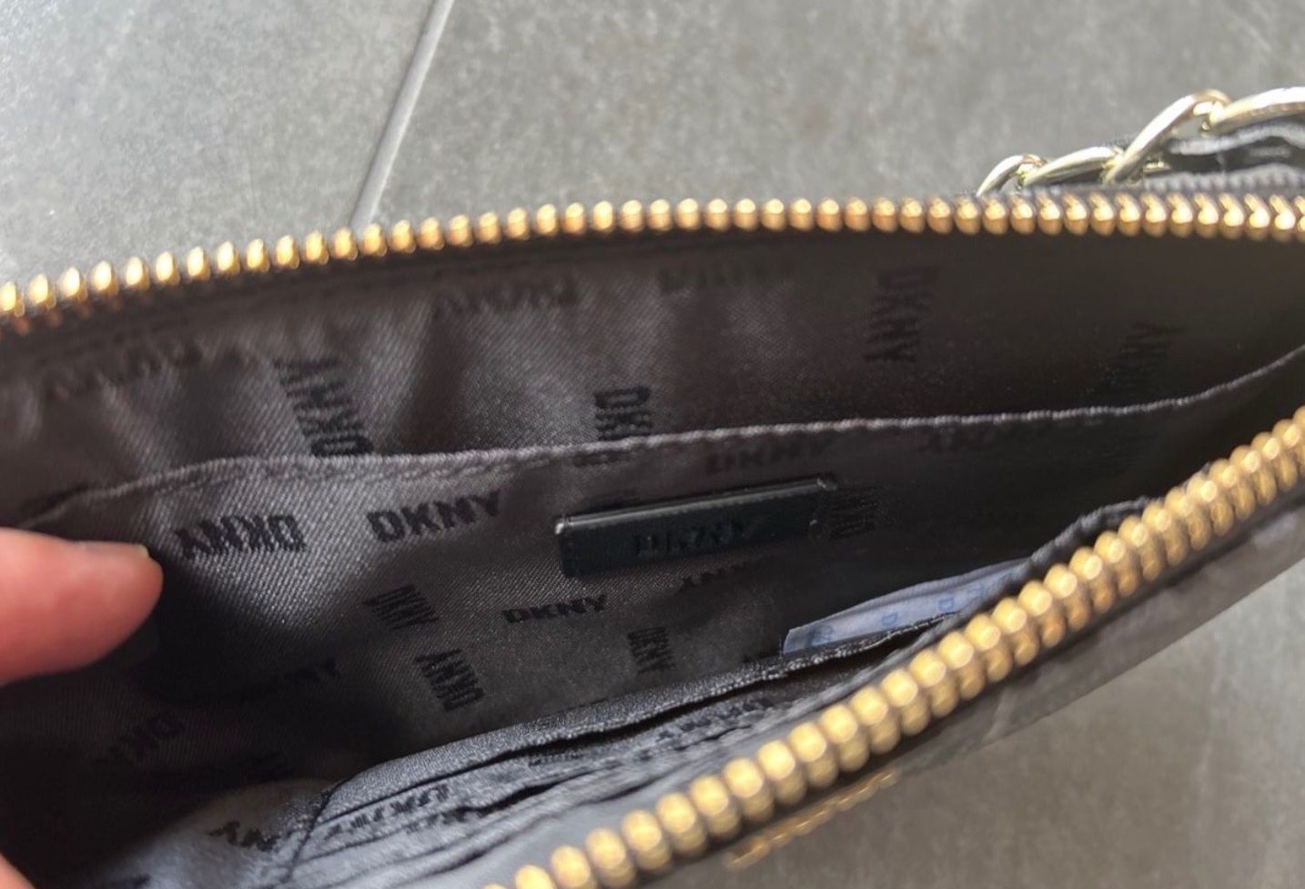 DKNY Portamonete: DKNY pochette cuir NEUF – Nuovo e nell'imballaggio originale da Delémont venduto da Ma_LoU.01 2