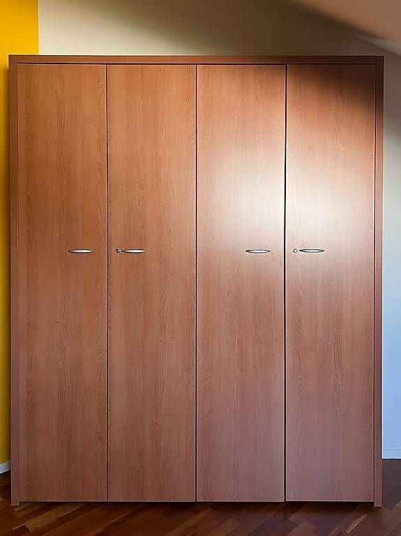 Armoires: Schrank – D'occasion à Oberentfelden par joshi97