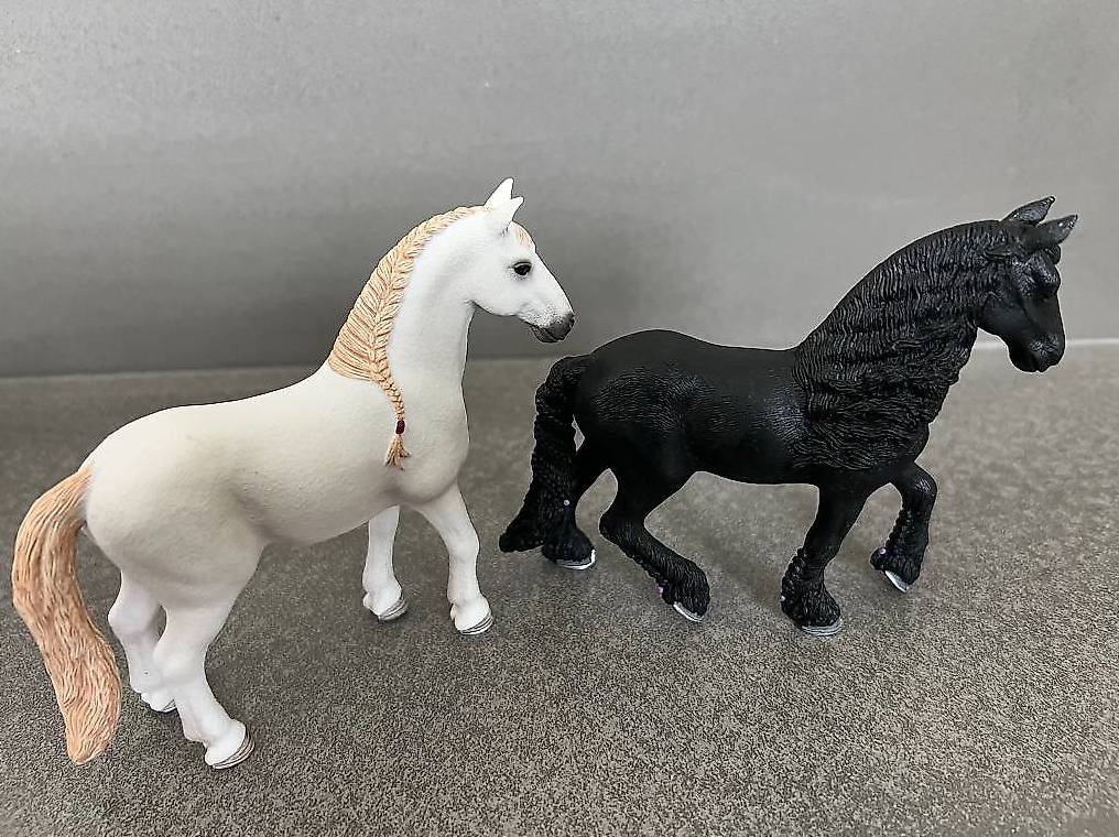 Schleich Giocattoli: Pferde Schleich - NEU – Nuovo (secondo la descrizione) da Oberrohrdorf venduto da Augustus5 1