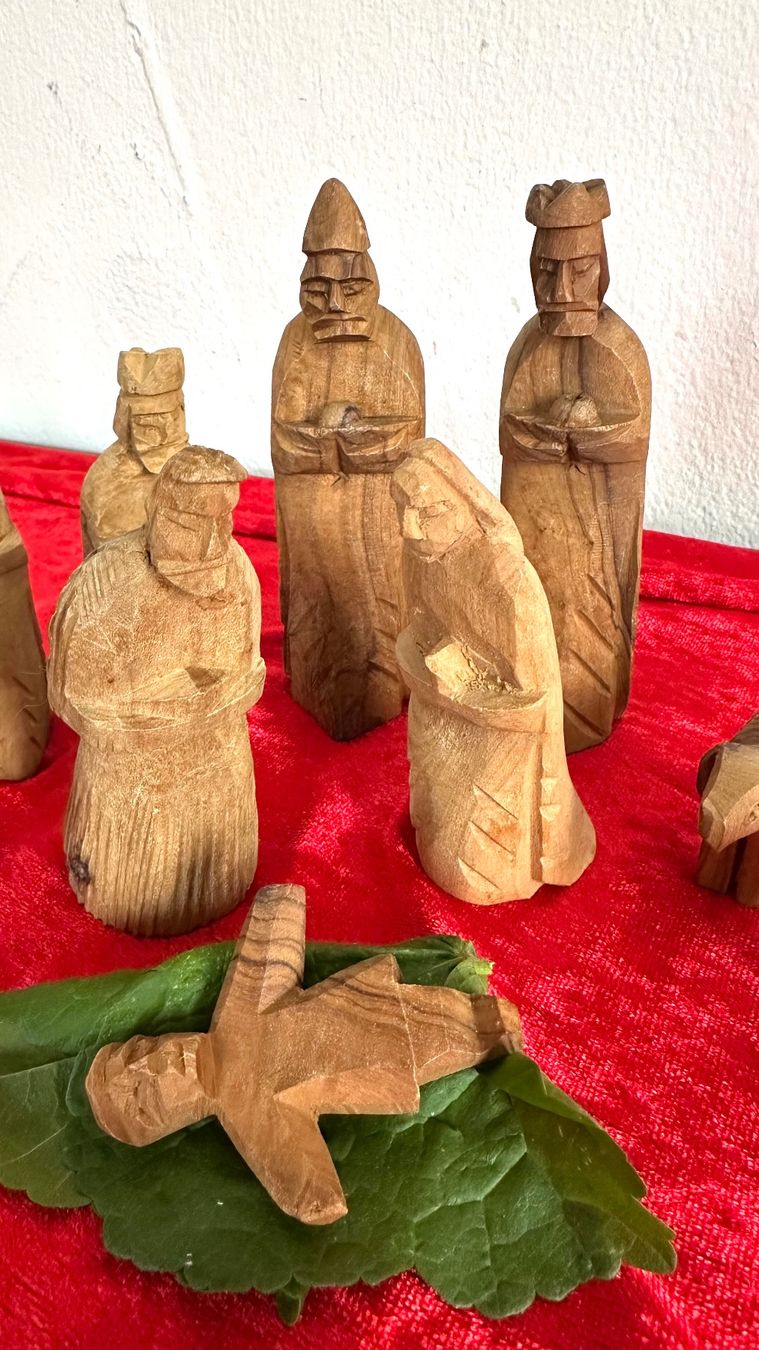 Statuette: Krippenfiguren aus Olivenholz – Usato da Zürich venduto da brazerola 3