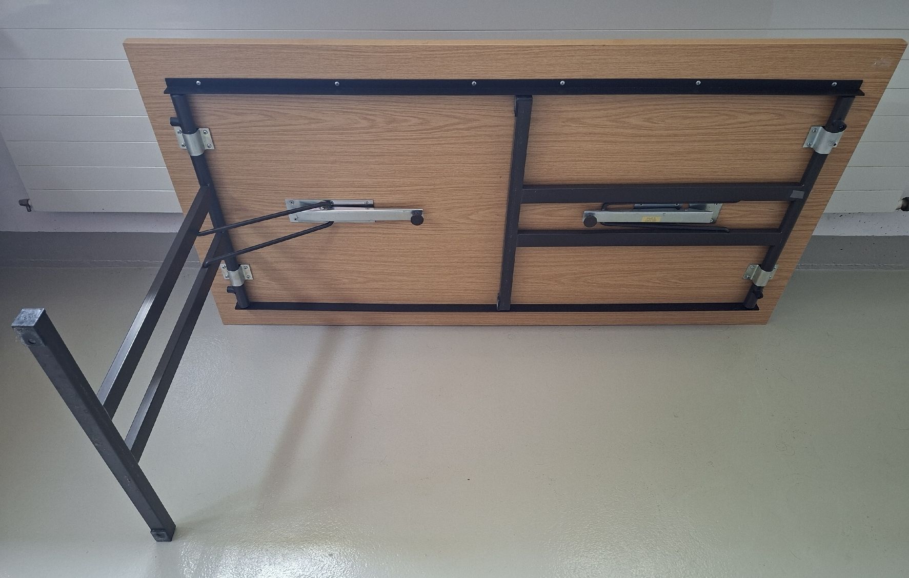 Tables: Klapptische – D'occasion à Pfäffikon ZH par enderby01 2