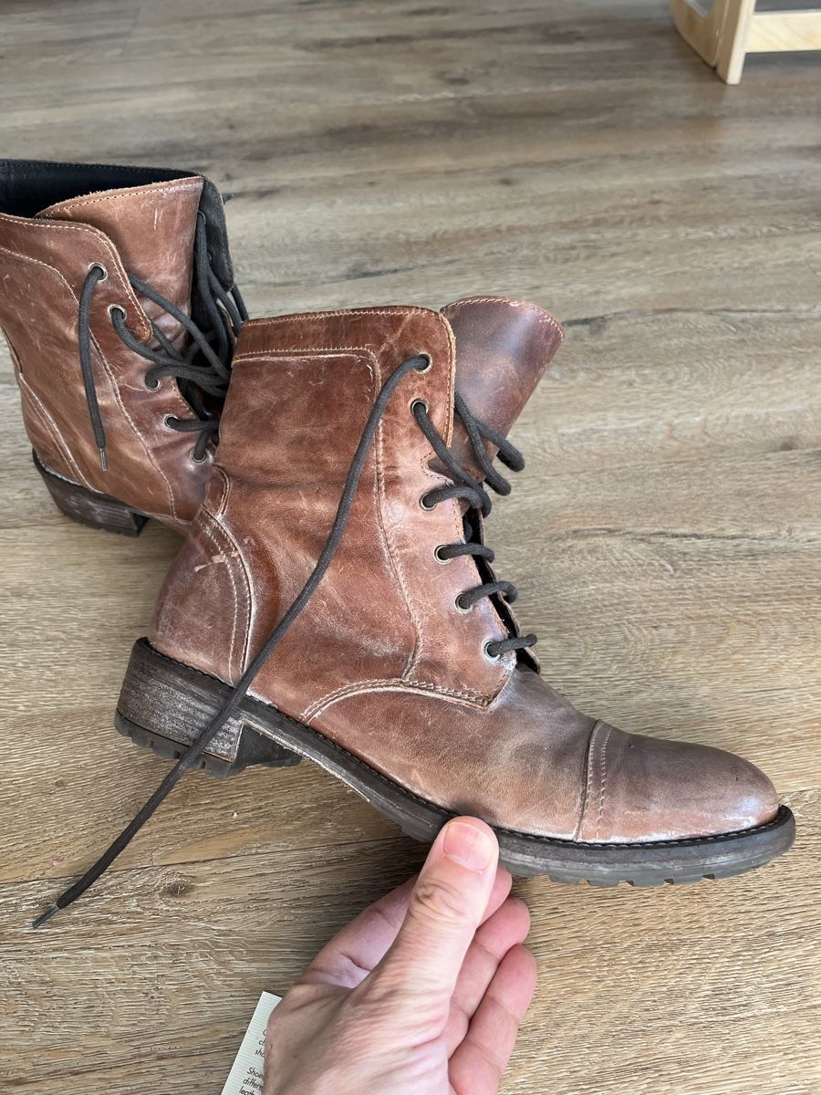 Scarpe da donna: Stivaletti da donna Gr.40 – Usato da Giubiasco venduto da sc-77