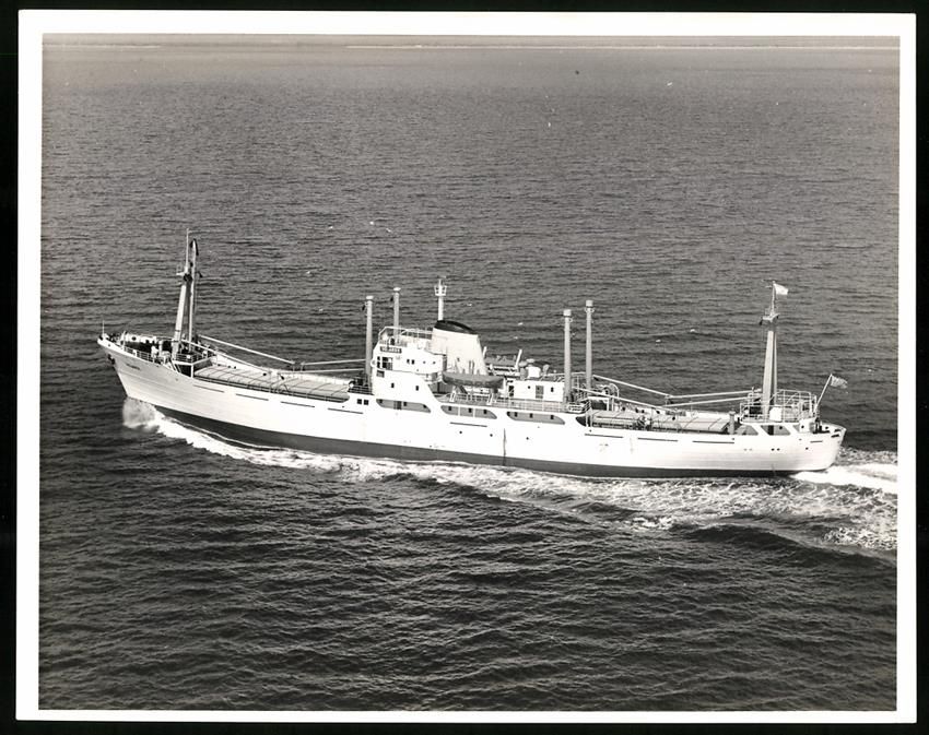Fotografie &  Plakate: Fotografie Frachtschiff Velarde unter Br – Gebraucht aus Berlin von bartko-reher