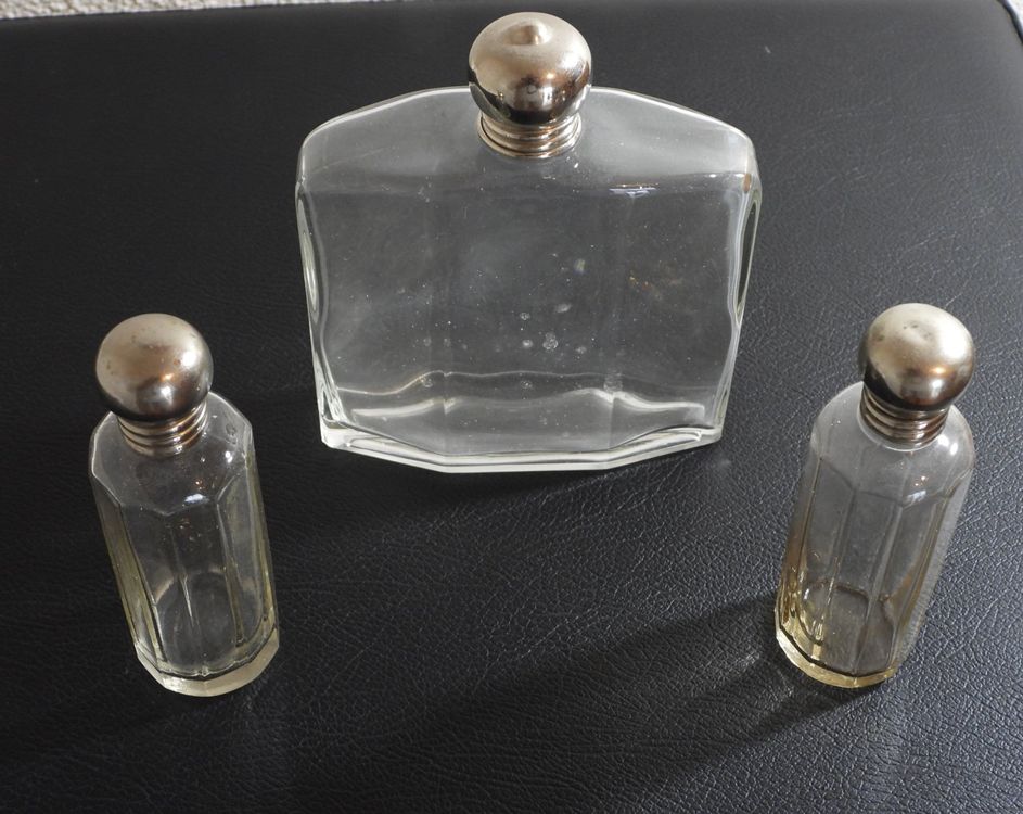 Drei ältere leere Parfum Flacon (Gebraucht) in Dübendorf für CHF 16 ...