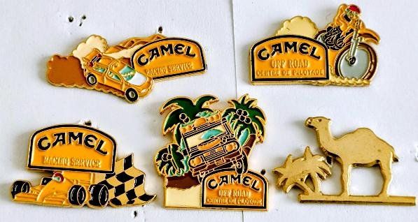 Camel Plaquettes & Badges: 5 Pins Camel Zigaretten – D'occasion à Pfäffikon ZH par Colacity