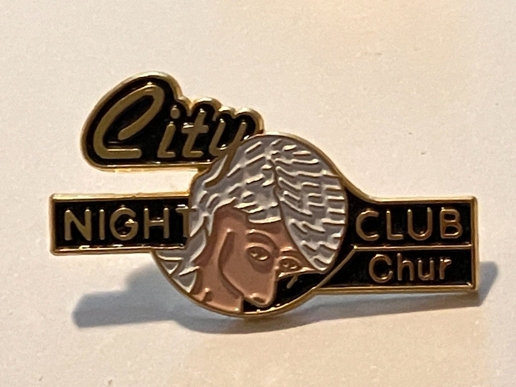 Placchette & Badge: 1 Pin City Night Club Chur – Usato da Basel venduto da djwwpp