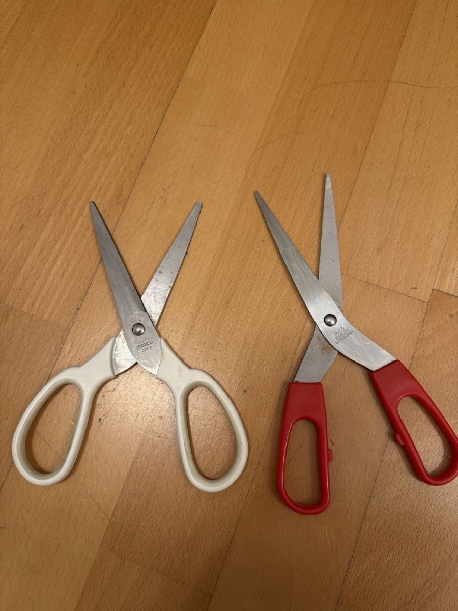 Ikea Tous les outils: IKEA scissors x 2  – D'occasion à Zürich par arr_vq5w 2