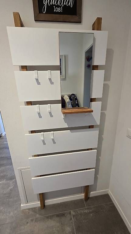 Guardaroba: Garderobe mit Spiegel & Haken - oder als Dekowand im Laden – Usato da Niederweningen venduto da sunny_luna056