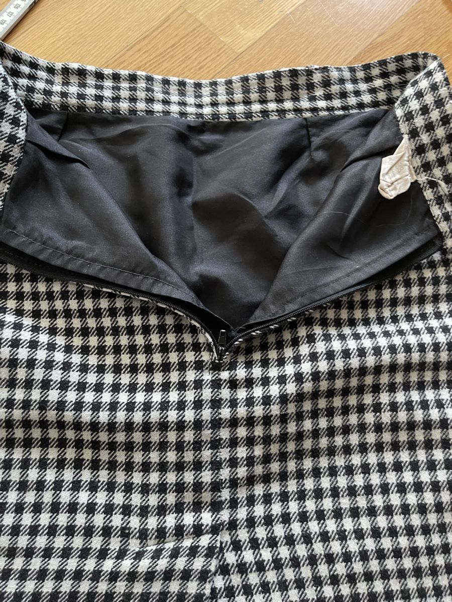 Gonne: Rock Schicker Karorock Gr. 38 schwarz/weiss elegant – Usato da Rüschlikon venduto da Lajniii 7
