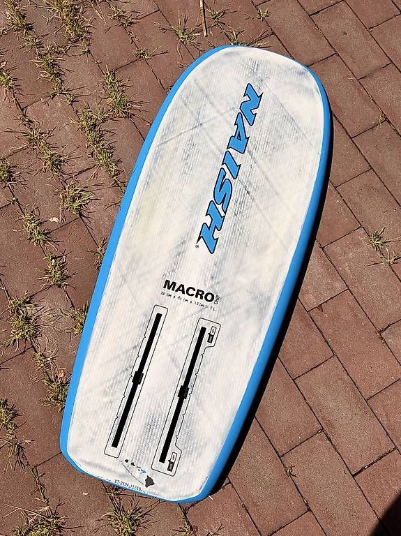 Naish Tavole da surf e di nuoto: Pump und Kite Foil Board NAISH Macrochip 100 – Usato da Richterswil venduto da Traemlis 1