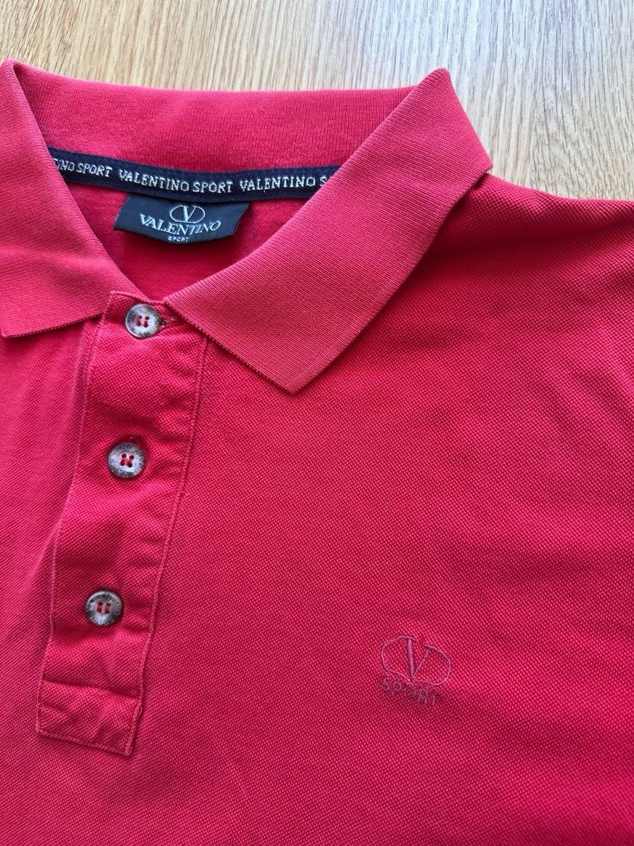 Valentino T-shirt: Valentino T-shirt  – Usato da Pfäffikon ZH venduto da Nataliia. 1