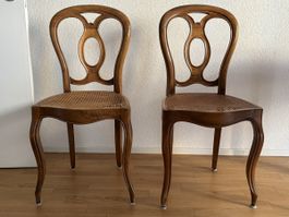 2x Holzstühle mit Rattansitz 